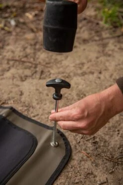 Ultimate Deluxe Bivvy Peg Set Inclusief Hamer